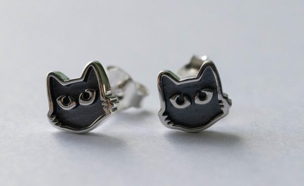 925 Sterling Silver Black Cat Face Post Earrings ( 1 pair)