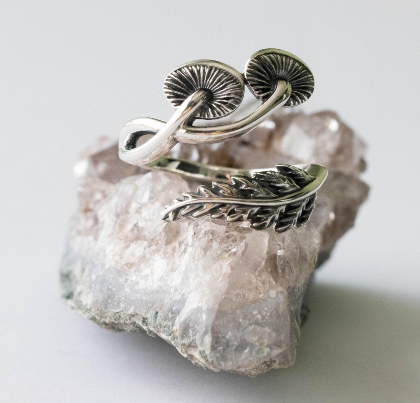925 Sterling Silver Mushroom and Fern Adjustable Ring - Image 2