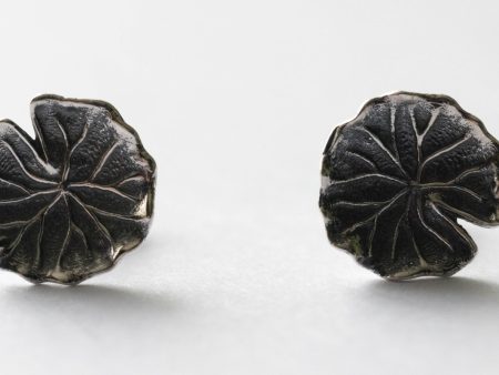 925 Sterling Silver Lily Pad Post Earrings ( 1 pair )