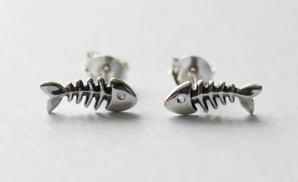 925 Sterling Silver Fishbone Post Earrings ( 1 pair )
