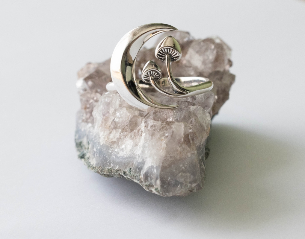 925 Sterling Silver Moon and Mushroom Adjustable Ring - Image 3