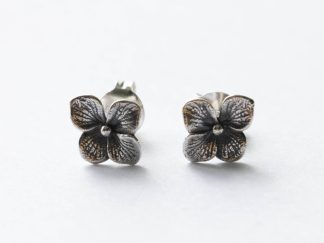 925 Sterling Silver Hydrangea Post Earrings ( 1 pair )