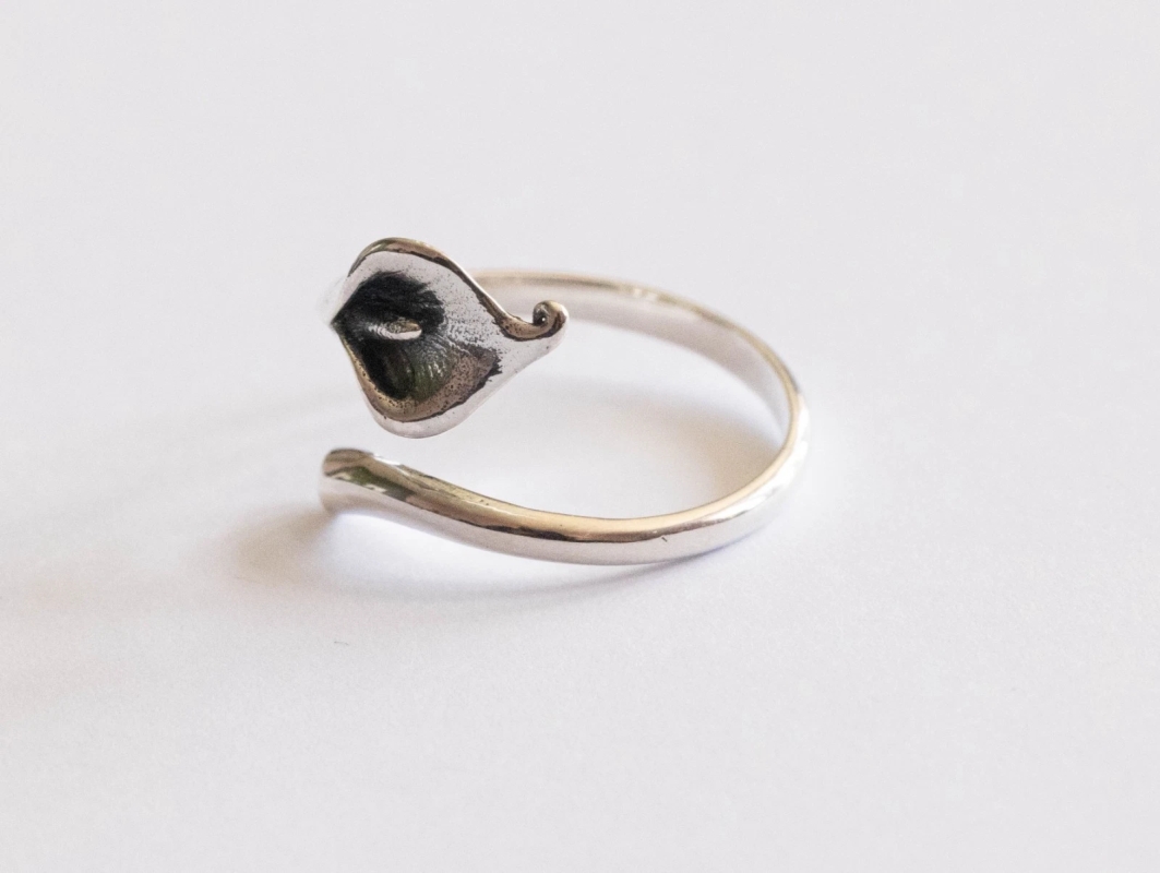 925 Sterling Silver Calla Lily Adjustable Ring - Image 4