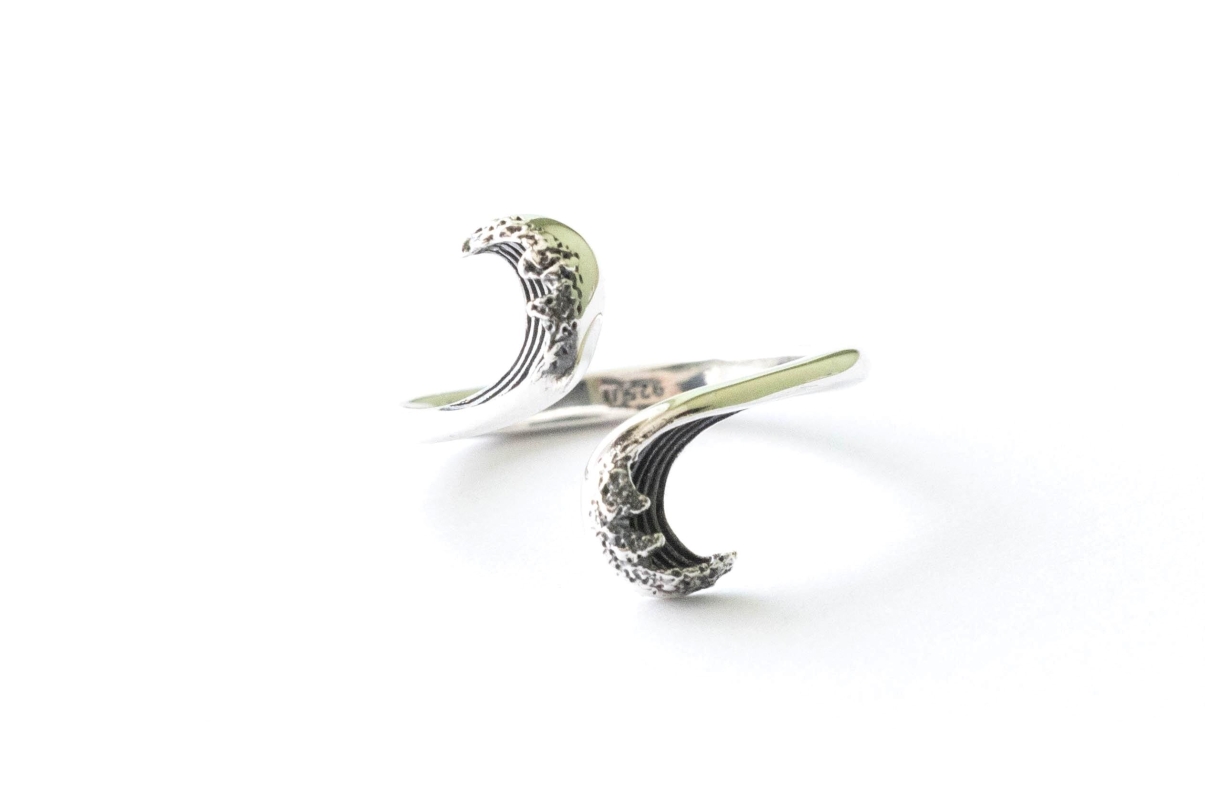 925 Sterling Silver Stylized Wave Adjustable Ring